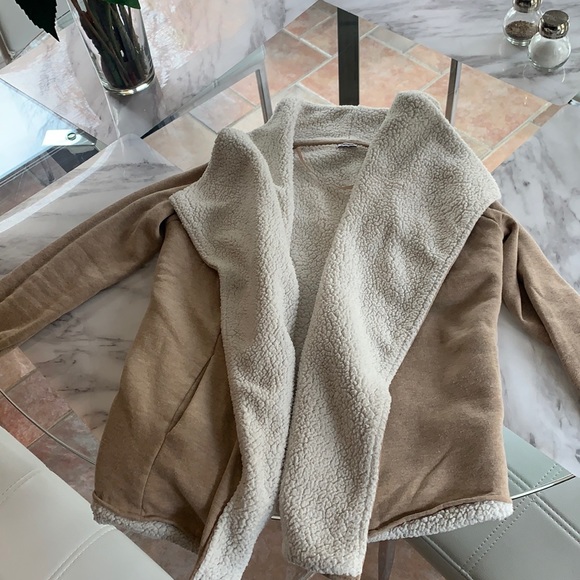 Cozy beige and cream jacket, bought in Italy and worn a handful of times - Picture 1 of 1